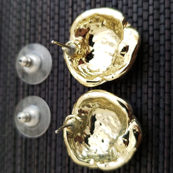 VTG Classic Enamel Knot Earrings, black and gold - Picture 4 of 5